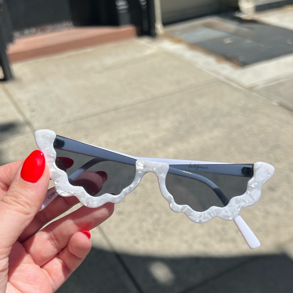 DADYBONES Groover Half Moon Sunglasses